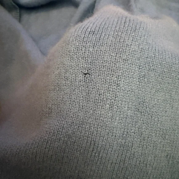 Women's Blue Cashmere V-Neck Sweater - Picture 7 of 10